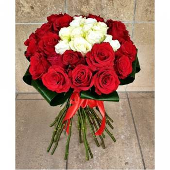 Buchet din 37 de trandafiri