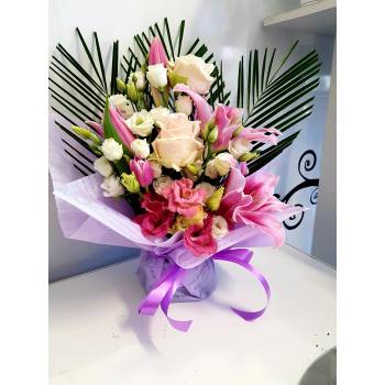 Aranjament Floral Crin si lisianthus 